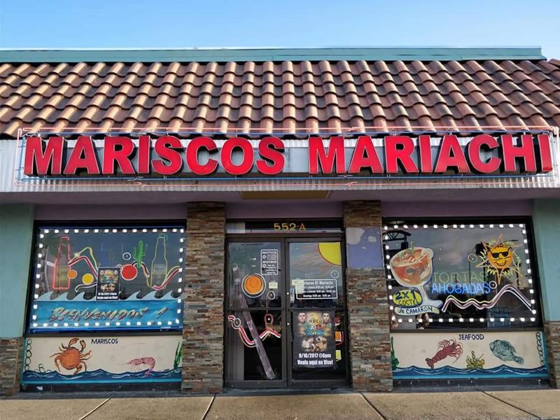 Mariscos El Mariachi exterior