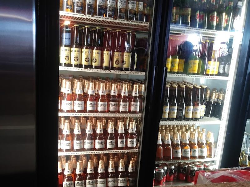Mariscos El Mariachi interior